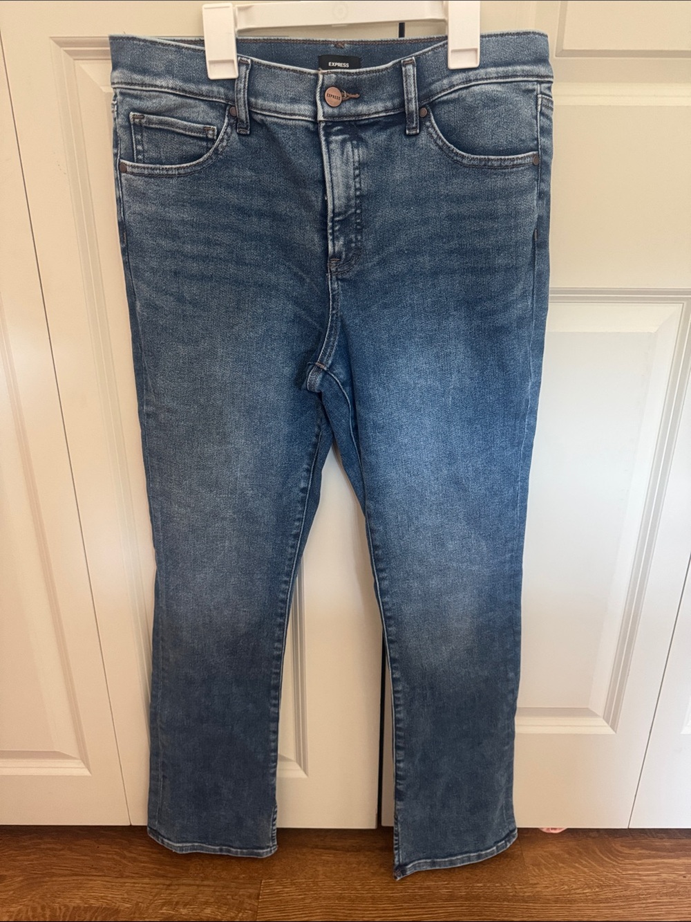 Express Women's Mid Wash Blue Straight-Leg Jeans